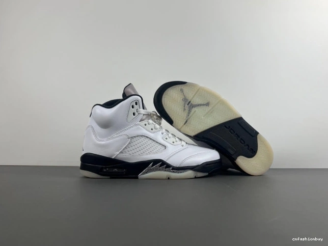 5 JORDAN AIR RETRO DD0587-110 'WHITE BLACK' 1207